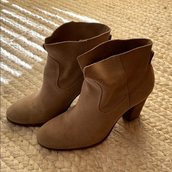 Vince Camuto Feina Bootie - Picture 5 of 8